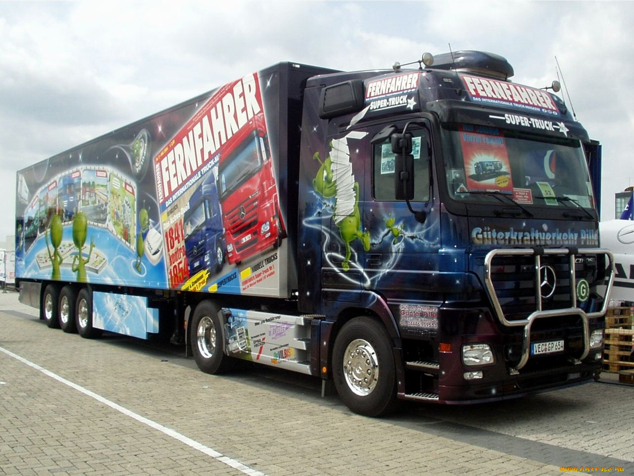 , mercedes, trucks